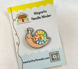 Магнітний тримач для голок і схем "Rainbow Snail" XA22 Bothy Threads — купити | Салон рукоділля