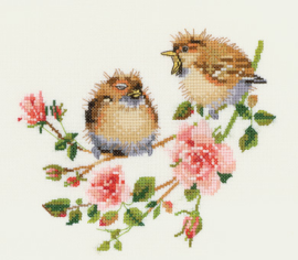 Маленькие птички на розе//Rose Chick-Chat HC778 Heritage Crafts - Салон рукоделия 