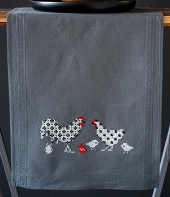 Rooster and chicken Півень і курка PN-0186090 Доріжка для столу Vervaco - Салон рукоділля