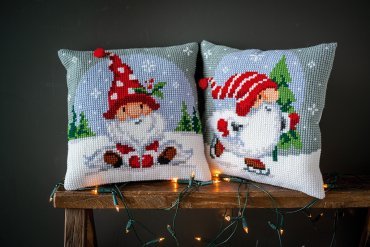 CHRISTMAS GNOME IN SNOW PN-0188665 VERVACO