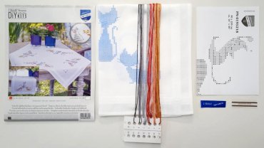 Доріжка на стіл PN-0195218 Vervaco вишивка хрестом | Набір | Купити - Салон рукоділля - Давайте створимо шедевр разом! 
